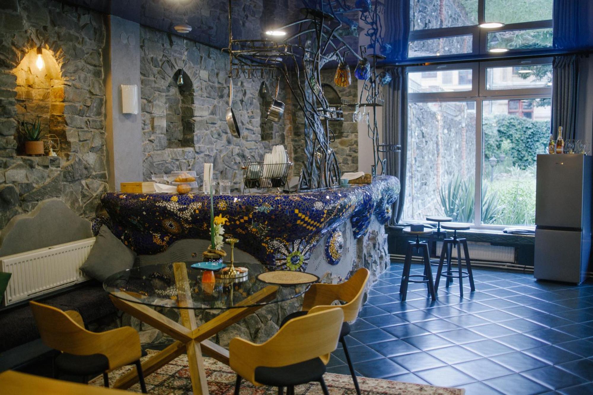 Gaudi Apartment In Lviv Extérieur photo